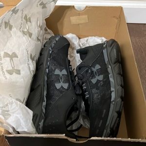 Mens under armour athletic shoes